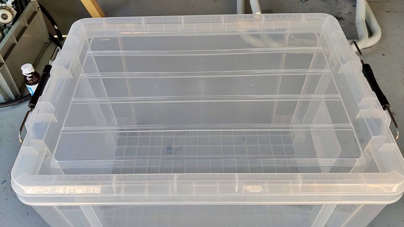 キャビネットに使用するコンテナ