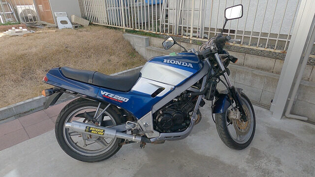 年式を考えると非常にキレイなVTZ250
